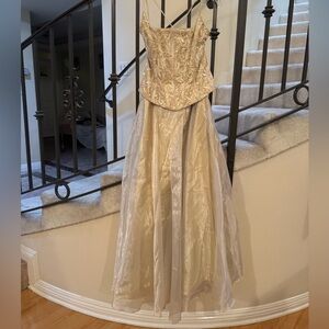 Beautiful Gold Prom/ Elegant Maxi Dress